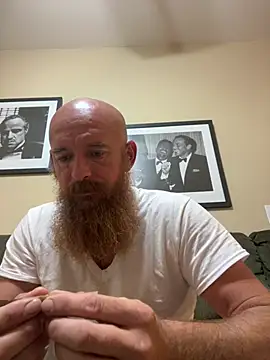 Snapshot of 32XRedBeard chatting on 06/07/26, 10:09 32XRedBeard online show from 06/07/26, 10:09