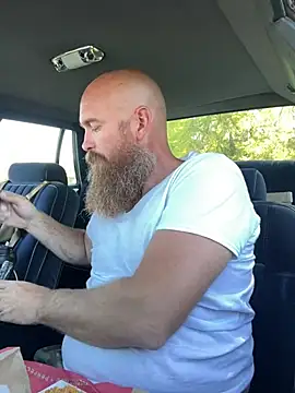 Snapshot of 32XRedBeard chatting on 03/06/25, 08:37 32XRedBeard online show from 03/06/25, 08:37