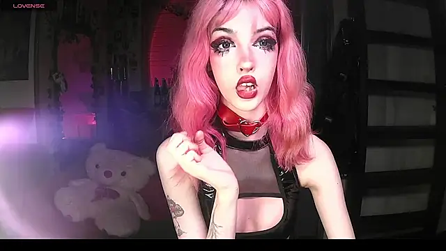 Snapshot of Ink__pleasure chatting on 09/24/25, 10:38 Ink pleasure online show from 09/24/25, 10:38