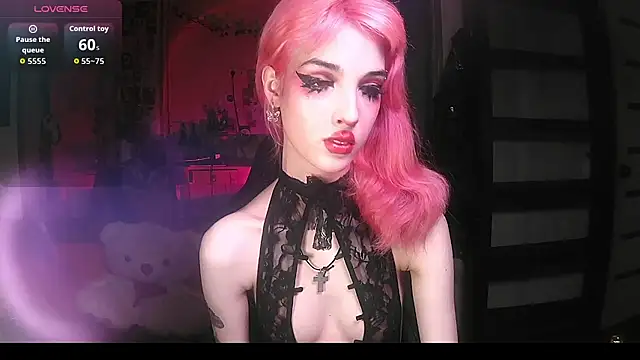 Snapshot of Ink__pleasure chatting on 10/13/25, 09:27 Ink pleasure online show from 10/13/25, 09:27