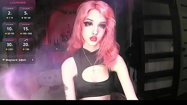 Snapshot of Ink__pleasure chatting on 10/18/25, 11:18 Ink pleasure online show from 10/18/25, 11:18