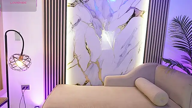 Snapshot of Emma_Walkerr_ chatting on 02/27/26, 07:03 Emma Walkerr online show from 02/27/26, 07:03