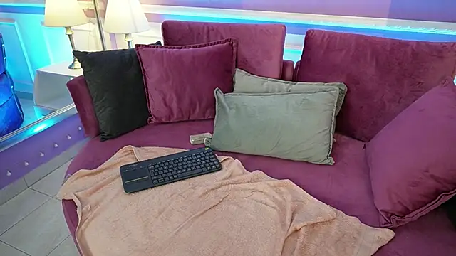 Snapshot of Emma_Walkerr_ chatting on 02/21/25, 11:21 Emma Walkerr online show from 02/21/25, 11:21