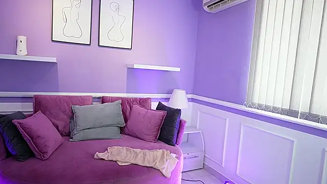 Snapshot of Emma_Walkerr_ chatting on 03/12/25, 07:04 Emma Walkerr online show from 03/12/25, 07:04