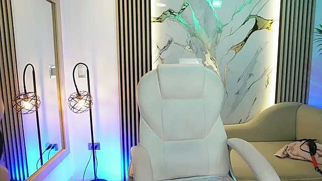 Snapshot of Emma_Walkerr_ chatting on 02/12/26, 07:02 Emma Walkerr online show from 02/12/26, 07:02