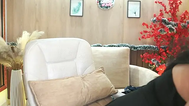 Snapshot of Emma_Walkerr_ chatting on 12/22/25, 07:03 Emma Walkerr online show from 12/22/25, 07:03