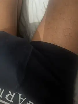 mdnn77 online show from 02/19/25, 02:23