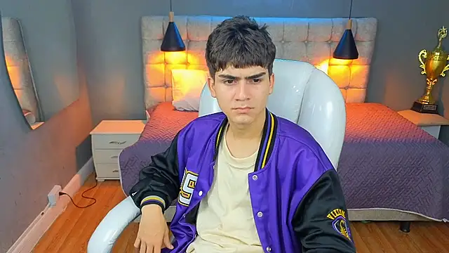 Tommy18   online show from 03/14/25, 07:15