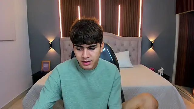 Tommy18   online show from 11/18/25, 03:32