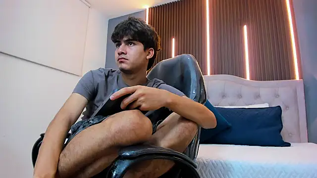 Tommy18   online show from 12/17/25, 03:33