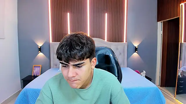 Tommy18   online show from 11/06/25, 03:32