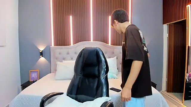 Tommy18   online show from 10/23/25, 03:16