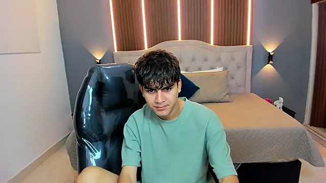 Tommy18   online show from 11/30/25, 03:40