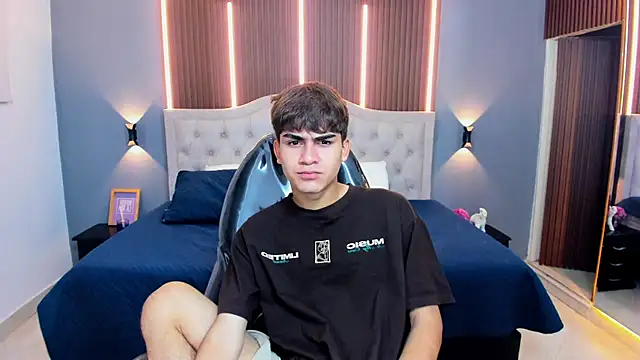 Tommy18   online show from 11/15/25, 03:43