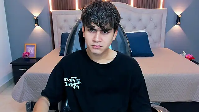 Tommy18   online show from 03/31/26, 03:30