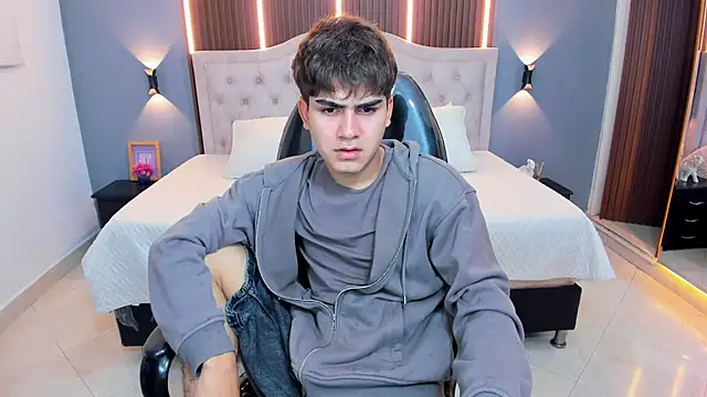 Tommy18   online show from 01/11/26, 03:24