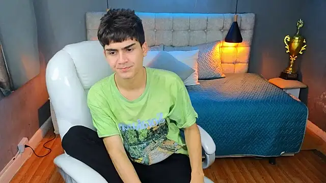 Tommy18   online show from 03/15/25, 08:15