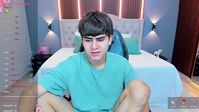 Snapshot of Tommy18__ chatting on 07/14/26, 03:33 Tommy18 online show from 07/14/26, 03:33