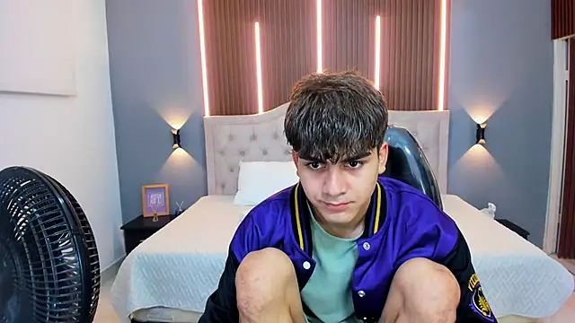 Tommy18   online show from 09/14/25, 03:29