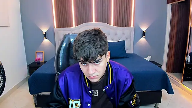 Tommy18   online show from 02/24/26, 03:29