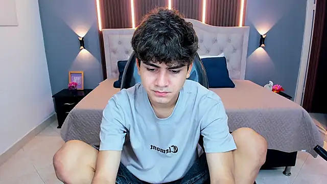 Tommy18   online show from 04/02/26, 03:46