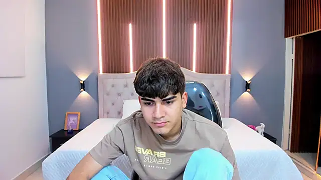 Tommy18   online show from 10/17/25, 03:32