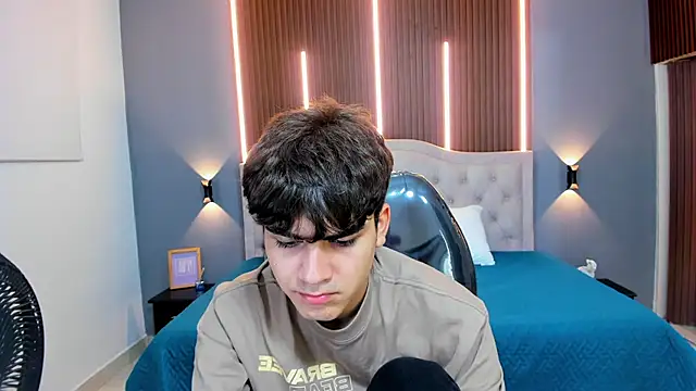 Tommy18   online show from 09/21/25, 03:33