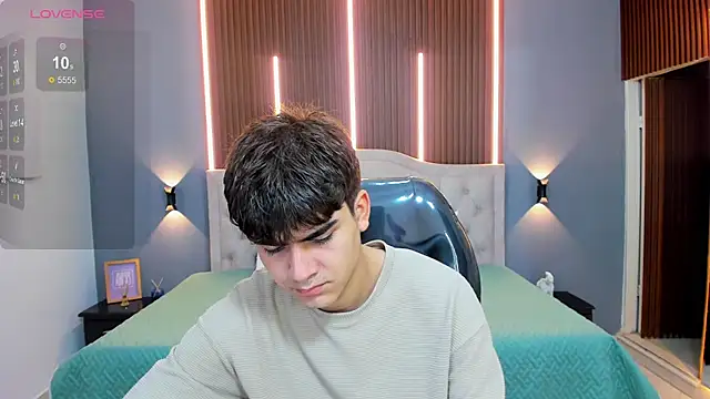 Tommy18   online show from 09/10/25, 03:27