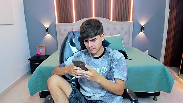 Tommy18   online show from 02/18/26, 03:26