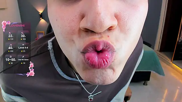 Tommy18   online show from 04/14/26, 03:44