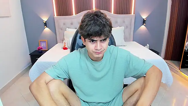 Tommy18   online show from 02/05/26, 03:24