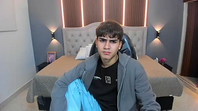 Tommy18   online show from 11/13/25, 03:32