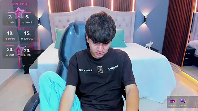 Snapshot of Tommy18__ chatting on 07/17/26, 03:26 Tommy18 online show from 07/17/26, 03:26