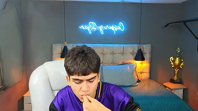 Tommy18   online show from 03/16/25, 09:49