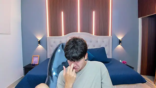 Tommy18   online show from 12/05/25, 03:27