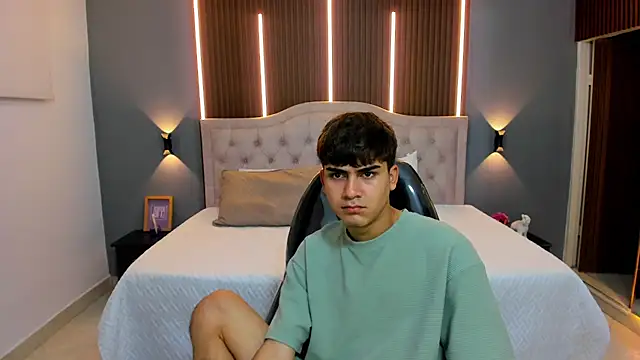 Tommy18   online show from 11/09/25, 03:32