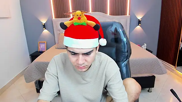 Tommy18   online show from 12/02/25, 03:52