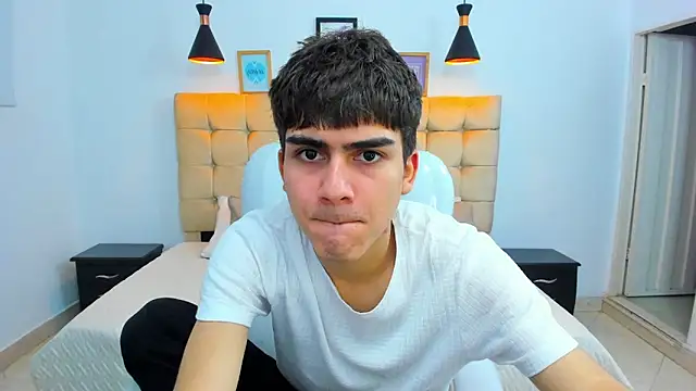 Tommy18   online show from 03/23/25, 03:43