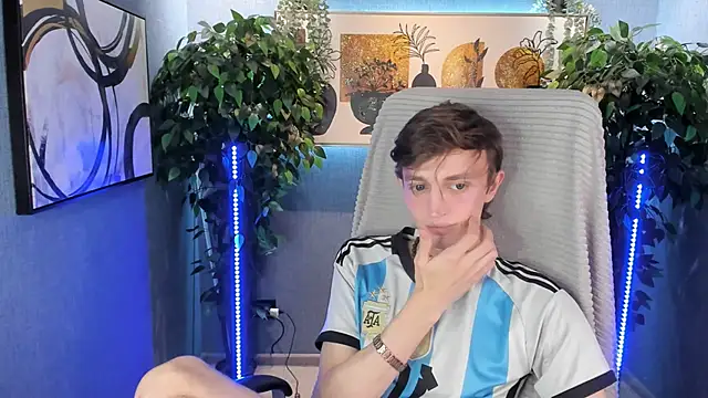 John Weasley online show from 11/15/25, 01:26