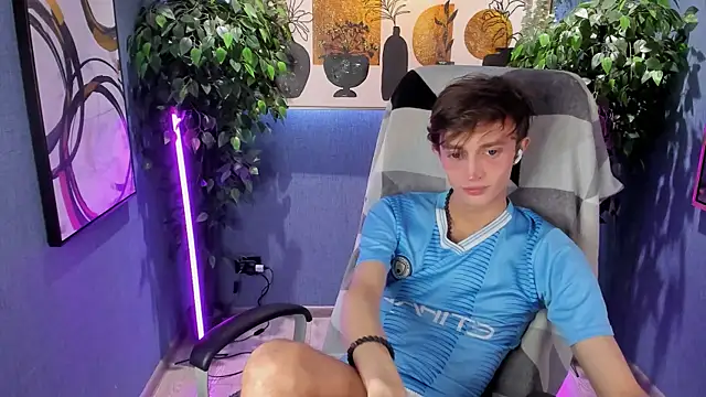 John Weasley online show from 09/25/25, 04:24