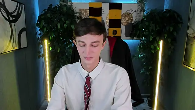 John Weasley online show from 10/19/25, 06:16