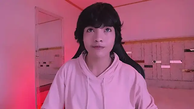 Snapshot of AllanYong18 chatting on 03/10/25, 08:06 AllanYong18 online show from 03/10/25, 08:06