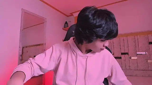 Snapshot of AllanYong18 chatting on 03/16/25, 09:05 AllanYong18 online show from 03/16/25, 09:05