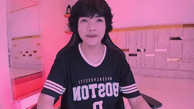 Snapshot of AllanYong18 chatting on 03/11/25, 10:18 AllanYong18 online show from 03/11/25, 10:18