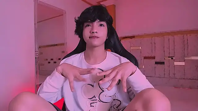 Snapshot of AllanYong18 chatting on 03/14/25, 09:35 AllanYong18 online show from 03/14/25, 09:35