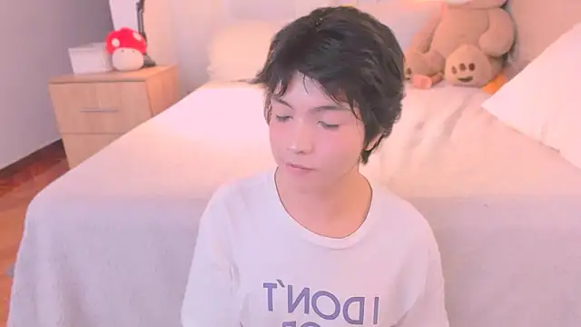 AllanYong18 online show from 02/14/26, 07:30