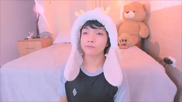 Snapshot of AllanYong18 chatting on 09/24/25, 07:59 AllanYong18 online show from 09/24/25, 07:59