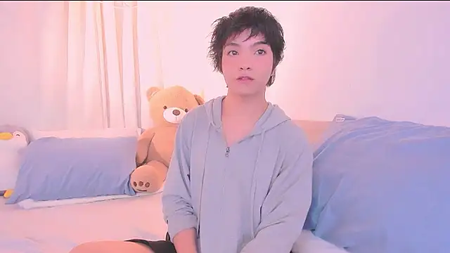 AllanYong18 online show from 01/10/26, 12:44