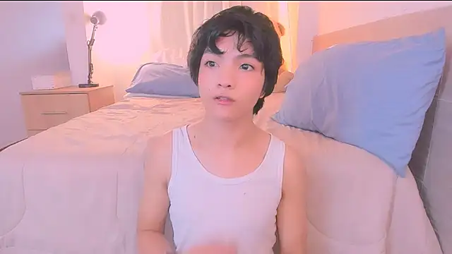 Snapshot of AllanYong18 chatting on 12/05/25, 12:15 AllanYong18 online show from 12/05/25, 12:15