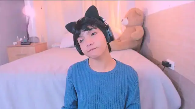 Snapshot of AllanYong18 chatting on 09/22/25, 07:36 AllanYong18 online show from 09/22/25, 07:36